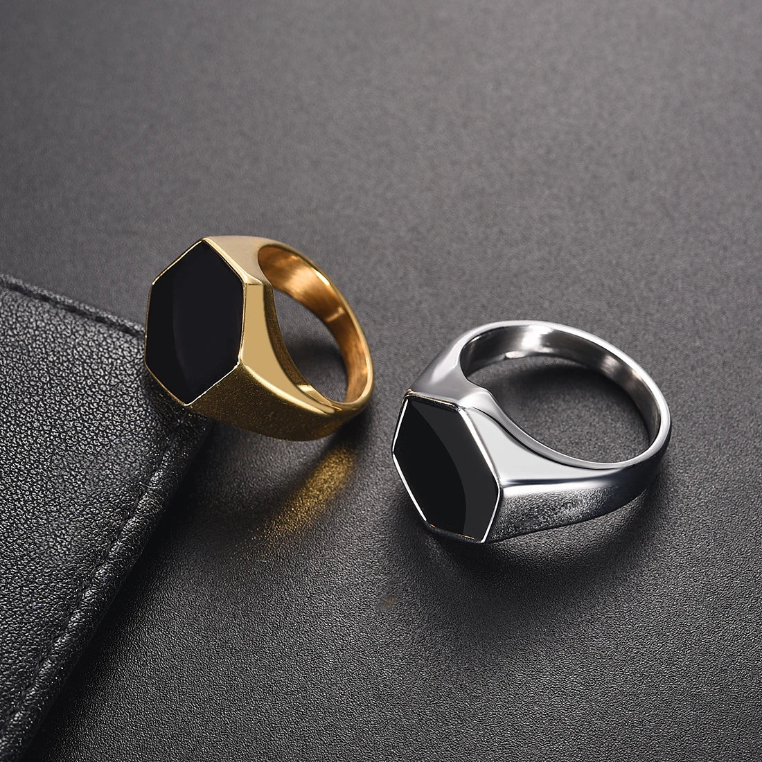 ARISEN™ Signet Gem Ring (Gold)