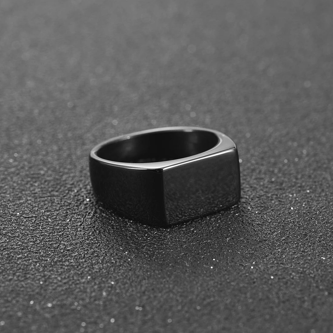 ARISEN™ Signet Gem Ring (Gold)