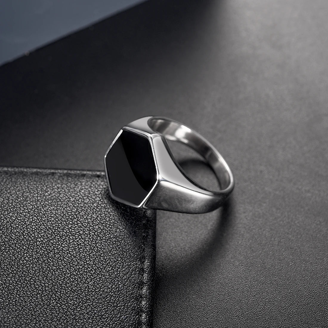 ARISEN™ Signet Gem Ring (Gold)