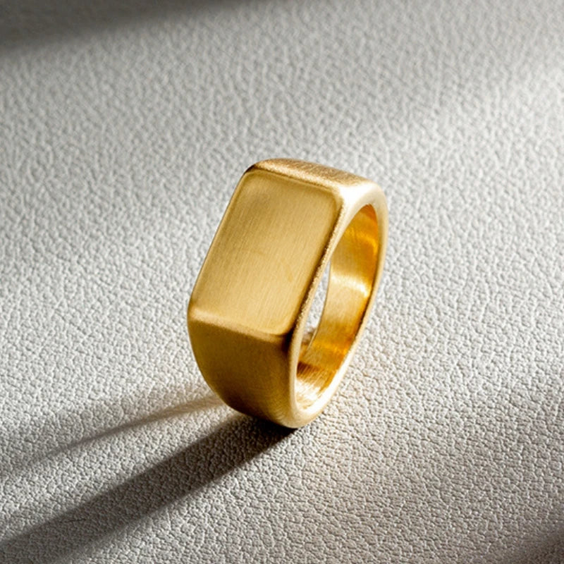 ARISEN™ Gold Signet Ring