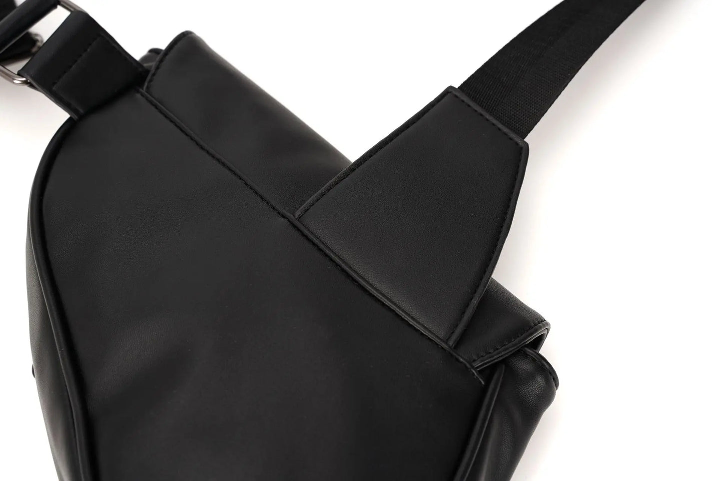 ARISEN™ Leather Saddle Bag (Black)