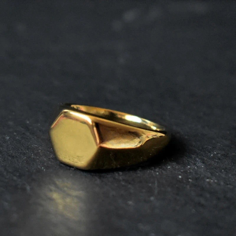 ARISEN™ Signet Ring (Gold)