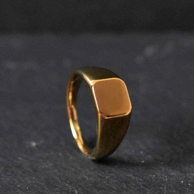 ARISEN™ Signet Ring (Gold)