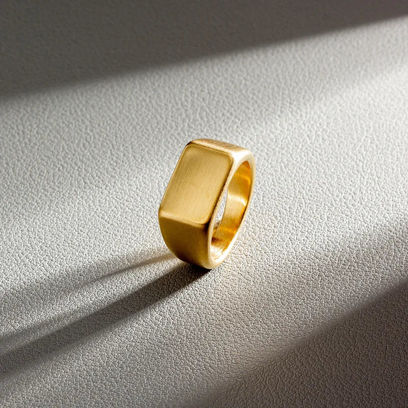 ARISEN™ Gold Signet Ring