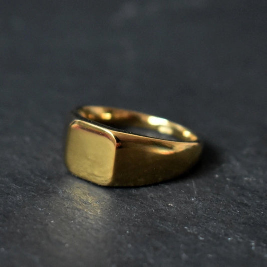 ARISEN™ Signet Ring (Gold)