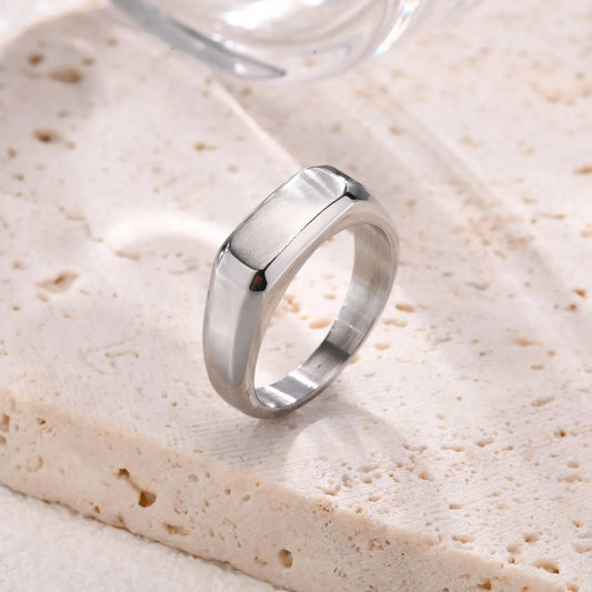 ARISEN™ Thin Signet Ring (Silver/Gold)