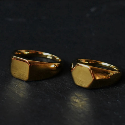 ARISEN™ Signet Ring (Gold)